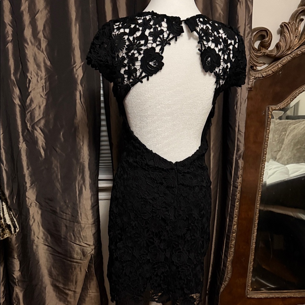 Lulu's Black Floral Lace Midi Dress